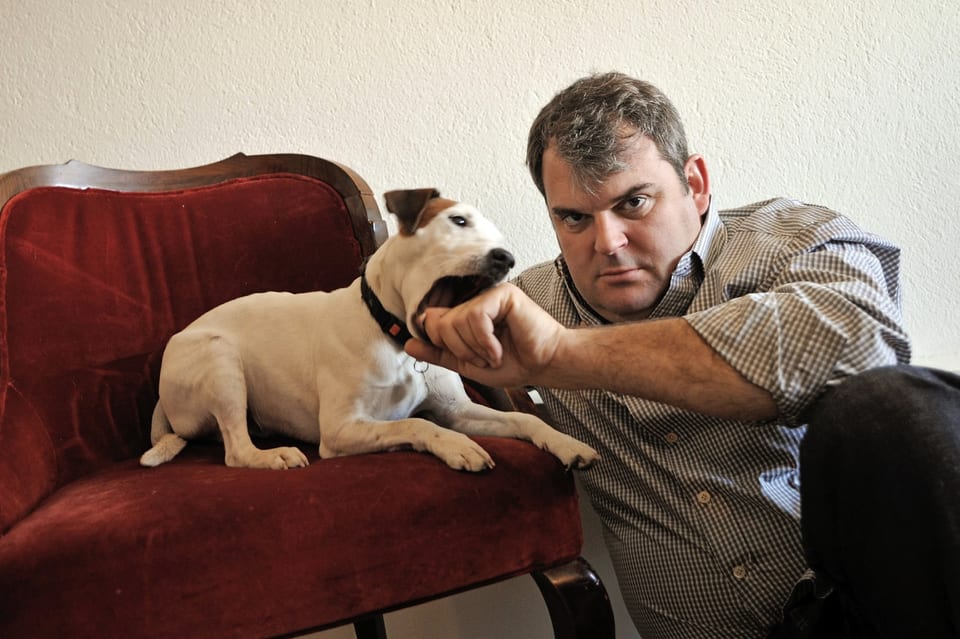 Lupo und sein Herrchen Mike Müller